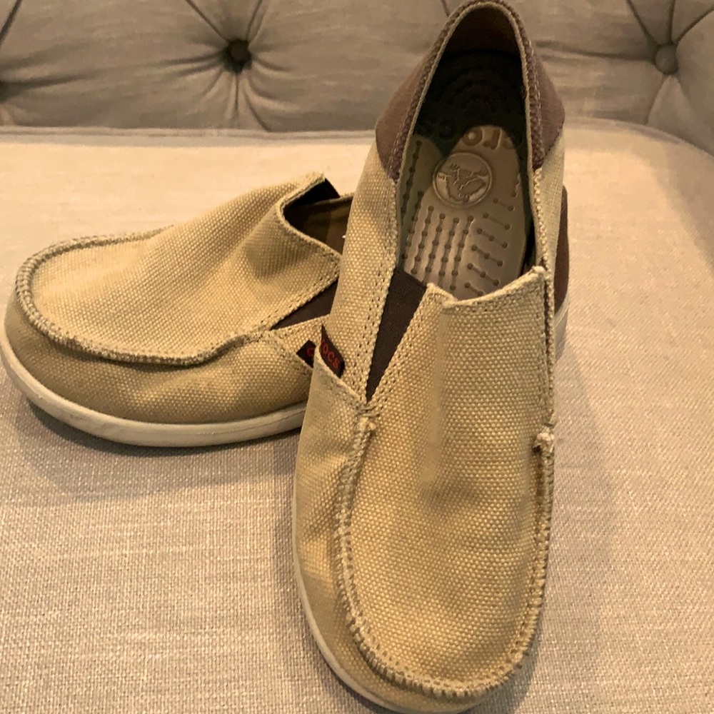 Boat shoe by Crocs size 4
